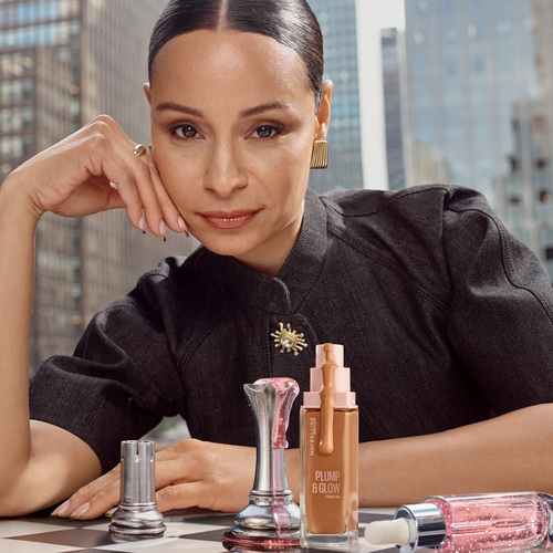 Maybelline NY presenta Lifter Foundation, la base de maquillaje con 90% ingredientes de skincare para una piel luminosa