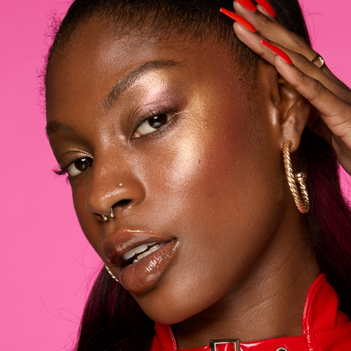 NYX Professional Makeup presenta Jelly Job, el nuevo brillo de labios con péptidos y aroma a cereza