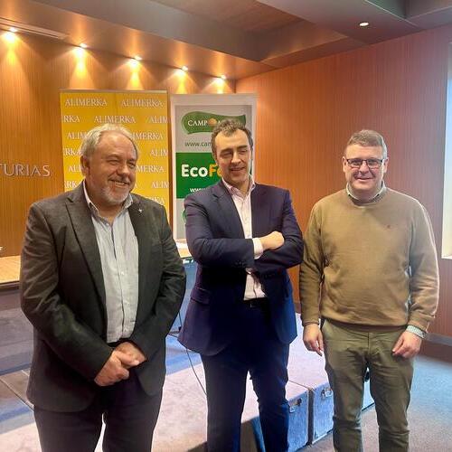 Alimerka se compromete a mantener el precio que paga por la leche a los ganaderos