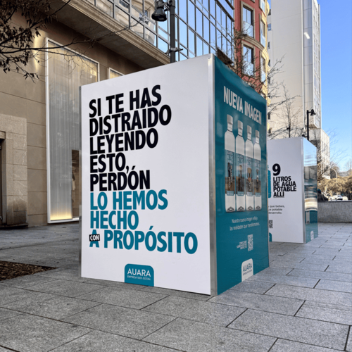 AUARA visibiliza la realidad de millones de niñas y niños que siguen recorriendo kilómetros cada día para recoger agua
