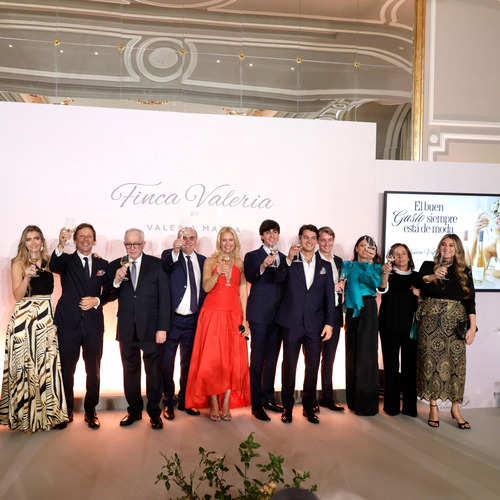 Félix Solís y Valeria Mazza presentan el nuevo lanzamiento internacional “Finca Valeria”