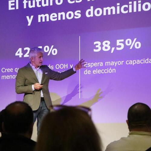 El 54% de los españoles compra en comercios locales al recoger sus pedidos online