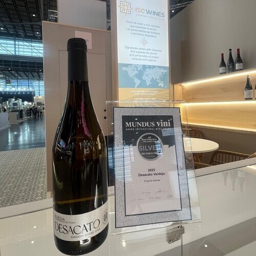 Grupo Pistacyl presenta en la feria ProWein su premiado vino Desacato Verdejo 2025
