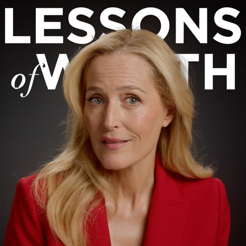  Con motivo del Día Internacional de la Mujer, la actriz estadounidense Gillian Anderson defiende la autoestima a cualquier edad en la nueva campaña "Lecciones de Valor" de L'Oréal Paris