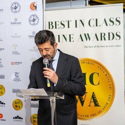 Los Best in Class Wine Awards encumbran a los mejores vinos del año en la guía Wine Up! y homenajea a Luis Gutiérrez