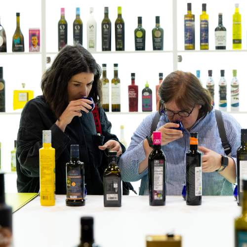 La campaña de promoción “Aceite de Oliva Virgen Extra. El Complemento Perfecto” conquista 342.000 nuevos hogares e incrementa las ventas cerca de un 3% en 2025