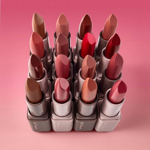 Suaviza tus labios por menos de 7€ con la barra de labios tipo serum de Maybelline New York