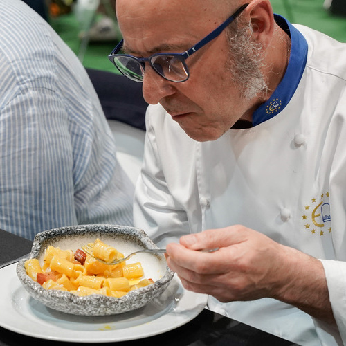 Los concursos de ostras y carbonara, el Día de Canarias y las catas verticales Remírez de Ganuza y Cepa 21, entre las actividades más destacadas de este martes en Salón Gourmets