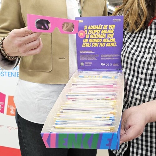 Vegalsa-Eroski y Fundación Enki lanzan unas gafas solidarias para ver el eclipse solar del mes de agosto